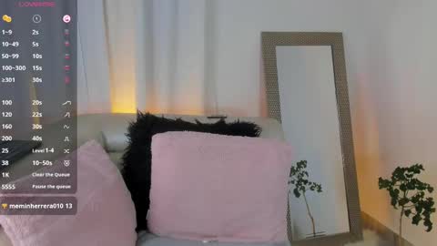 xena_bush online show from May 17, 9:28 am
