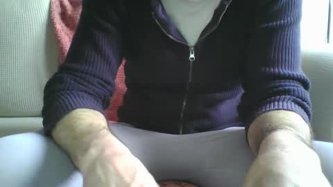 Snapshot of xeson47 chatting on February 17, 8:41 am xeson47 online show from February 17, 8:41 am