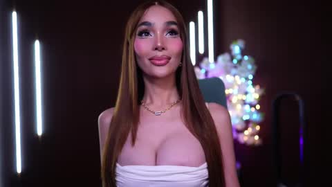 Snapshot of xforyoureyesonlyx chatting on April 6, 4:46 am Anne online show from April 6, 4:46 am