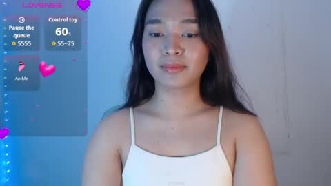 xhotlickerkiarax online show from May 28, 6:00 am