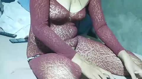 xhotskinny69x online show from September 22, 9:55 am