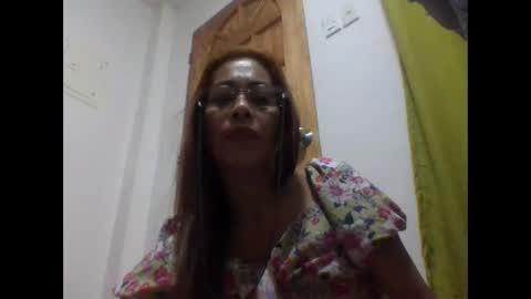 Snapshot of xhotskinny69x chatting on February 18, 10:44 am xhotskinny69x online show from February 18, 10:44 am