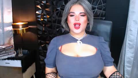 Snapshot of xhugeharleyselfsuckerx chatting on September 28, 2:55 pm xHUGECOCKTILLCUMX online show from September 28, 2:55 pm