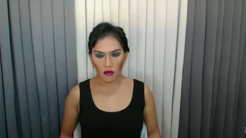 Snapshot of xhugejerkingtransx chatting on December 23, 10:44 pm GWEN THOMPSON ....... online show from December 23, 10:44 pm