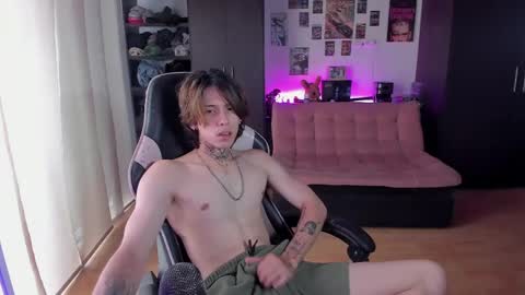xIce Boy online show from May 6, 8:47 pm