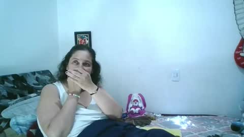 Snapshot of xime5144838 chatting on February 20, 12:07 am Ximena online show from February 20, 12:07 am