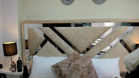 Snapshot of ximena_vasquez8 chatting on February 3, 3:15 am Xime online show from February 3, 3:15 am