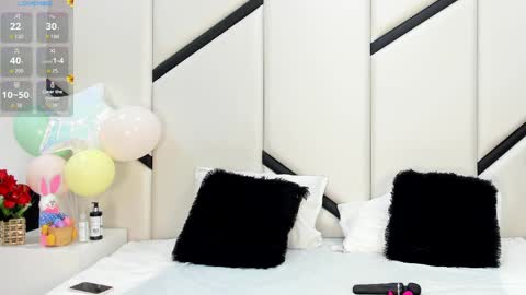 ximenacosta online show from April 4, 12:46 pm