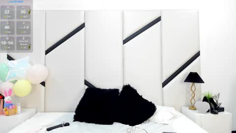 Snapshot of ximenacosta chatting on April 6, 12:39 pm ximenacosta online show from April 6, 12:39 pm