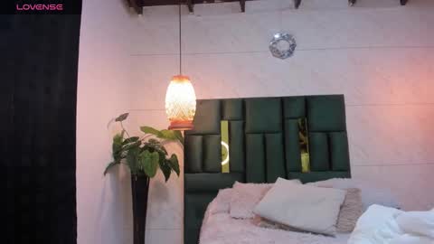 ximena online show from December 19, 11:17 am