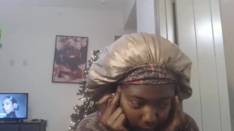 Snapshot of ximora212 chatting on February 13, 12:12 pm Ximora online show from February 13, 12:12 pm