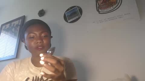 Snapshot of ximora212 chatting on February 15, 8:05 pm Ximora online show from February 15, 8:05 pm