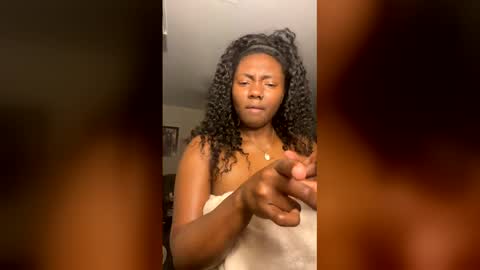 Snapshot of ximora212 chatting on March 24, 1:21 am Ximora online show from March 24, 1:21 am