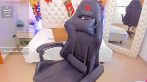 Snapshot of xiomara_cortes chatting on December 15, 7:31 pm xiomara_cortes online show from December 15, 7:31 pm