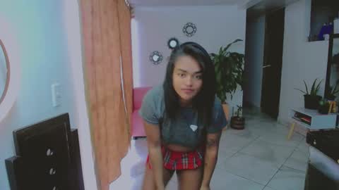 Snapshot of xiomy_winklar chatting on February 25, 9:24 pm xiomy winklar online show from February 25, 9:24 pm