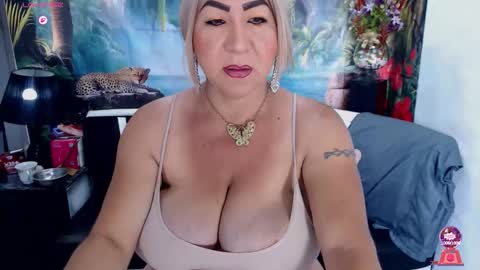 XIOMY   give LIKE on my page online show from November 18, 12:20 pm