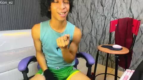 Snapshot of xion_ez chatting on May 15, 7:43 pm xion_ez online show from May 15, 7:43 pm