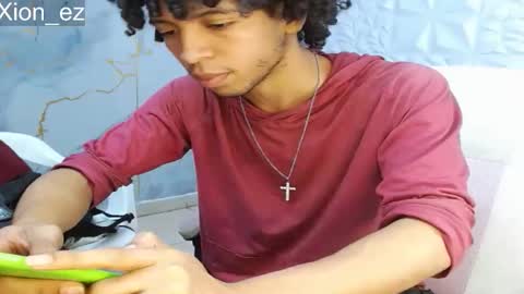 Snapshot of xion_ez chatting on May 24, 2:55 pm xion_ez online show from May 24, 2:55 pm