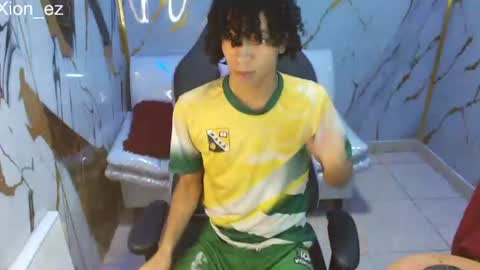 Snapshot of xion_ez chatting on June 20, 8:55 pm xion_ez online show from June 20, 8:55 pm