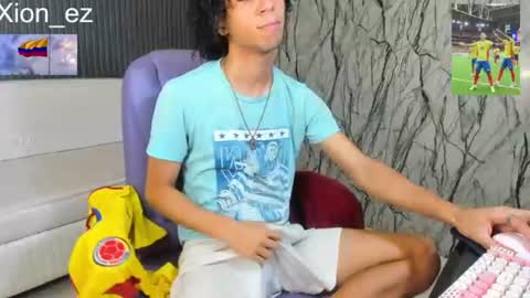 Snapshot of xion_ez chatting on June 25, 7:51 pm xion_ez online show from June 25, 7:51 pm