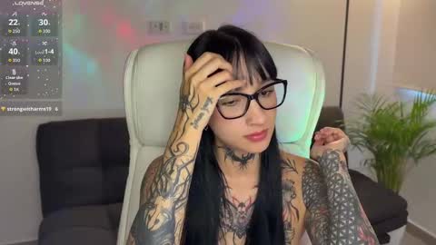 xisisxx online show from October 17, 9:39 pm