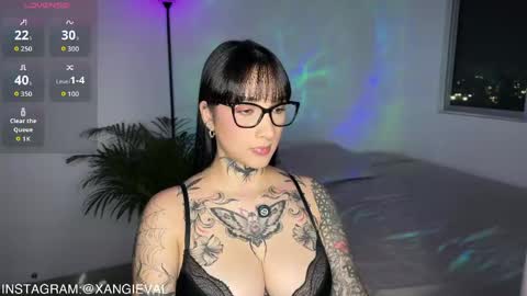 xisisxx online show from May 9, 12:27 am