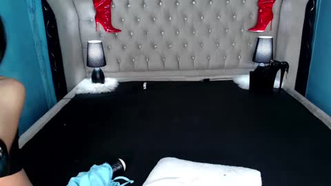 Snapshot of xkatarina69x chatting on March 4, 9:43 pm Katarina online show from March 4, 9:43 pm