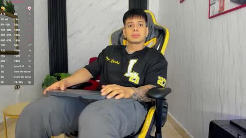 Snapshot of xkevyn chatting on September 23, 12:19 pm online show from September 23, 12:19 pm