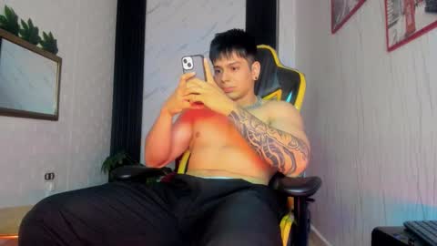 Snapshot of xkevyn chatting on October 8, 12:14 pm online show from October 8, 12:14 pm