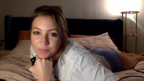 xLacyy online show from November 20, 4:12 am