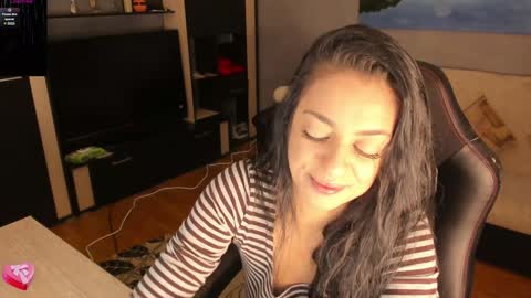 Snapshot of xlaracroftx chatting on December 18, 10:02 pm Lara online show from December 18, 10:02 pm