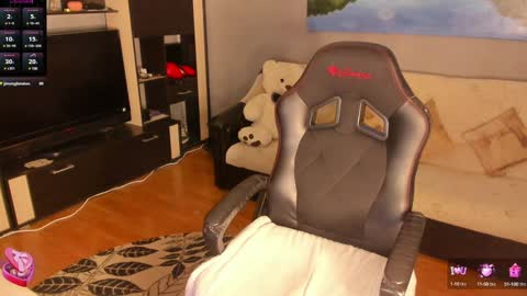 Snapshot of xlaracroftx chatting on January 31, 10:52 pm Lara online show from January 31, 10:52 pm