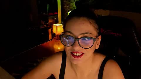 Lara online show from January 10, 9:52 pm