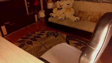 Lara online show from May 2, 8:58 pm