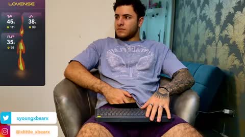 Snapshot of xlittle_xbearx chatting on February 3, 8:57 am Kev online show from February 3, 8:57 am