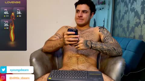Snapshot of xlittle_xbearx chatting on February 5, 2:08 am Kev online show from February 5, 2:08 am