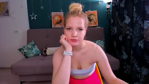 Chloe online show from January 29, 9:23 am