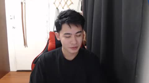 Snapshot of xluminous chatting on January 15, 2:02 pm MIKAEL online show from January 15, 2:02 pm