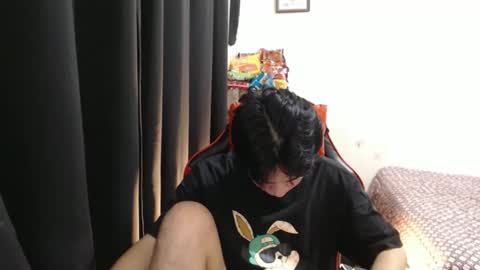 Snapshot of xluminous chatting on January 5, 5:27 pm MIKAEL online show from January 5, 5:27 pm