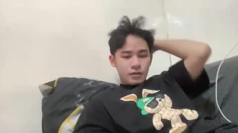 Snapshot of xluminous chatting on January 6, 8:51 am MIKAEL online show from January 6, 8:51 am