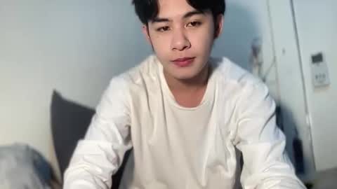 Snapshot of xluminous chatting on February 14, 10:23 am MIKAEL online show from February 14, 10:23 am