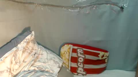 Maxie online show from December 22, 12:07 am