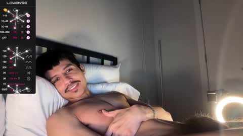 Snapshot of xmomentumx chatting on March 26, 4:40 am xmomentumx online show from March 26, 4:40 am