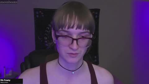 Snapshot of xmoonbeamx chatting on December 8, 3:21 am Luna online show from December 8, 3:21 am