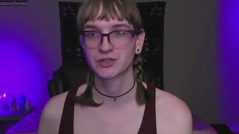 Snapshot of xmoonbeamx chatting on December 11, 1:05 am Luna online show from December 11, 1:05 am