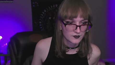 Snapshot of xmoonbeamx chatting on December 17, 12:23 am Luna online show from December 17, 12:23 am