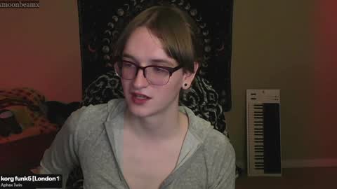 Snapshot of xmoonbeamx chatting on February 4, 3:44 am Luna online show from February 4, 3:44 am