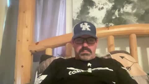 Snapshot of xmountainx chatting on October 3, 3:20 pm Mountain online show from October 3, 3:20 pm