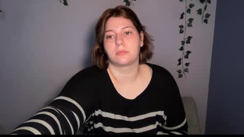 Snapshot of xo_bambi_xo chatting on February 15, 5:09 pm Bambi online show from February 15, 5:09 pm