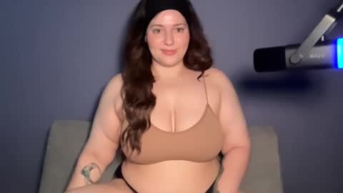 Snapshot of xo_bambi_xo chatting on March 14, 1:01 am Bambi online show from March 14, 1:01 am